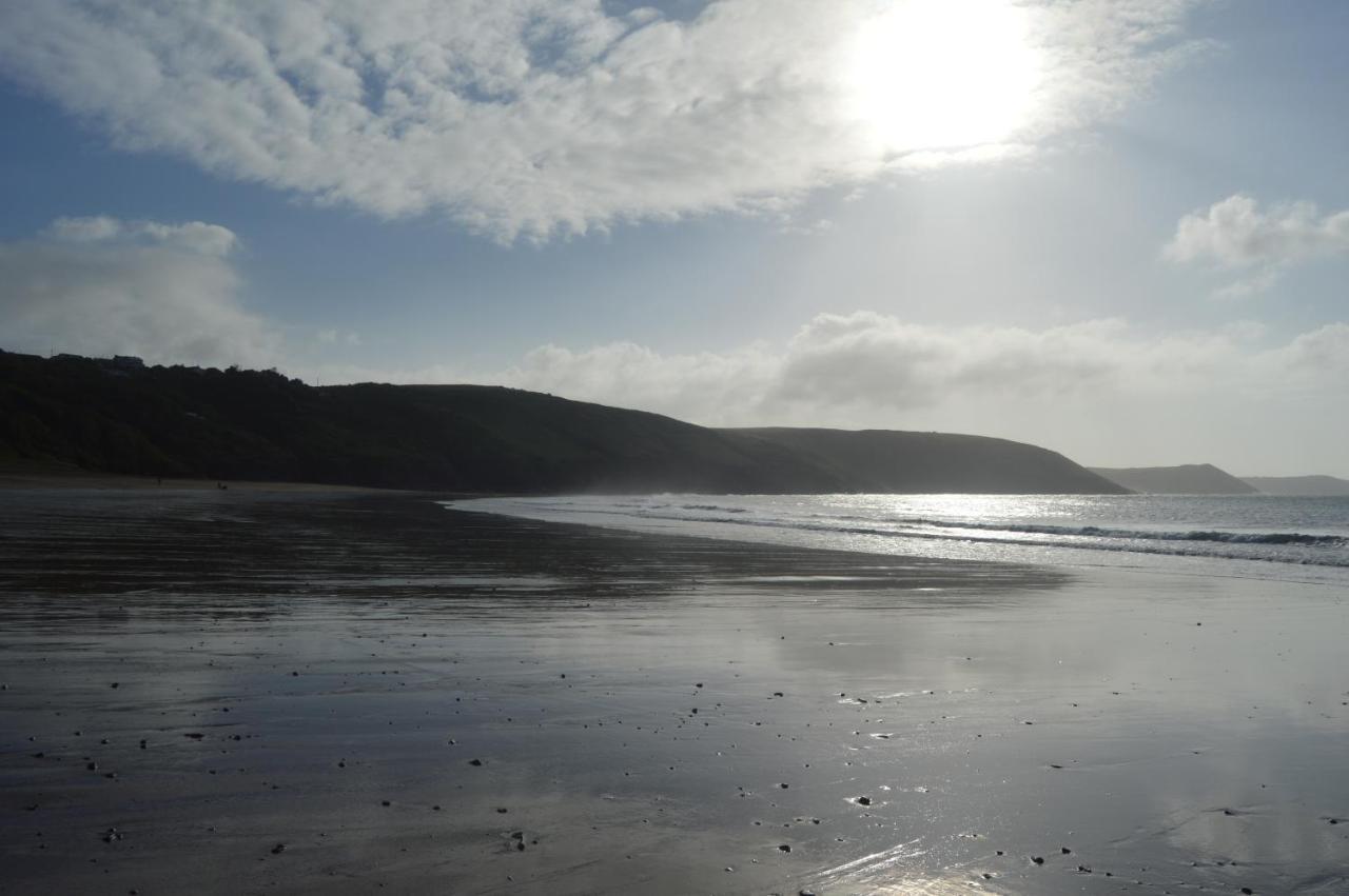 Villa Galwad Y Mor A Coastal Escape In Pembrokeshire'S National Parks Lamphey Exterior foto